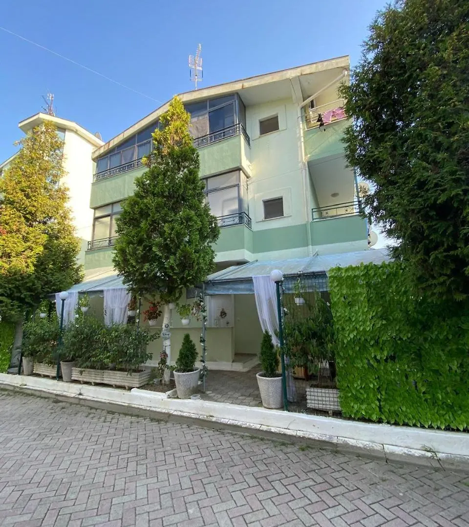 Golem Beach House Luli